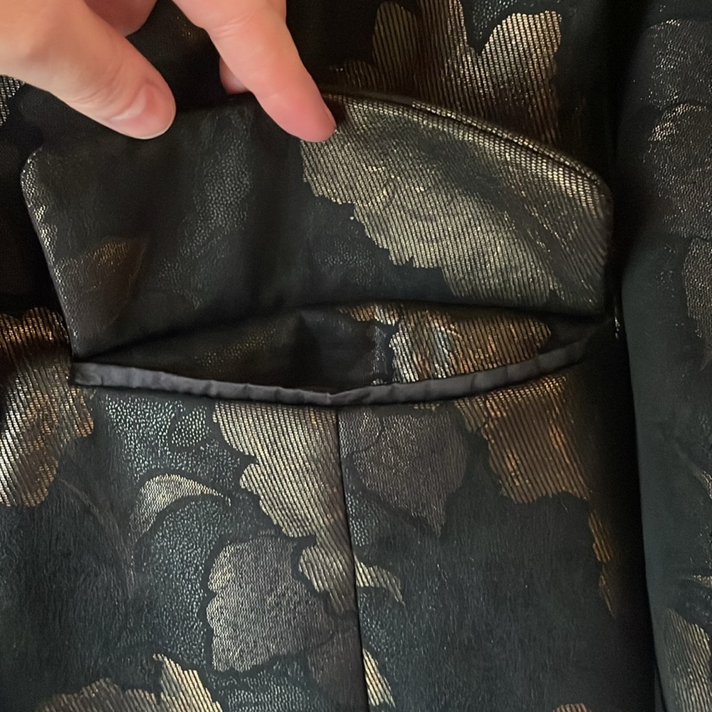 Beautiful suit jacket - Picture 3 of 8